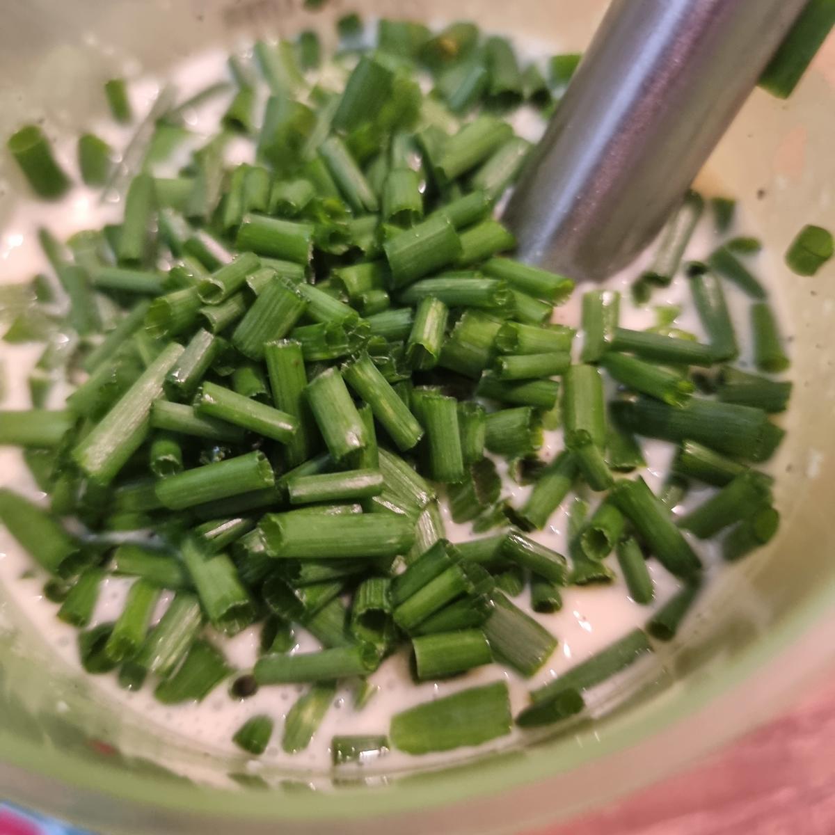 Spargel -Frittata mit Räucherlachs und Schnittlauch-Creme fraiche - Rezept - Bild Nr. 17415