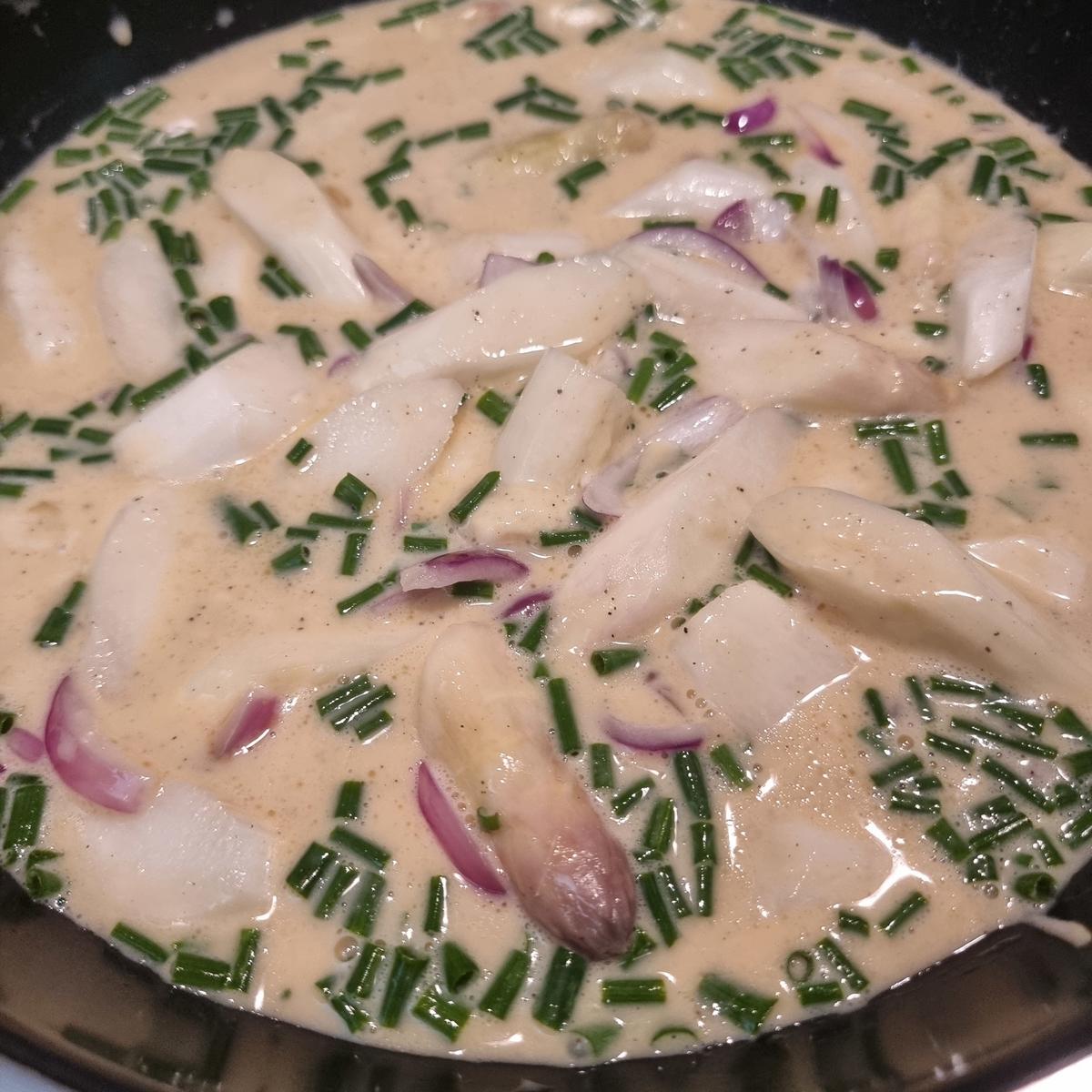 Spargel -Frittata mit Räucherlachs und Schnittlauch-Creme fraiche - Rezept - Bild Nr. 17418
