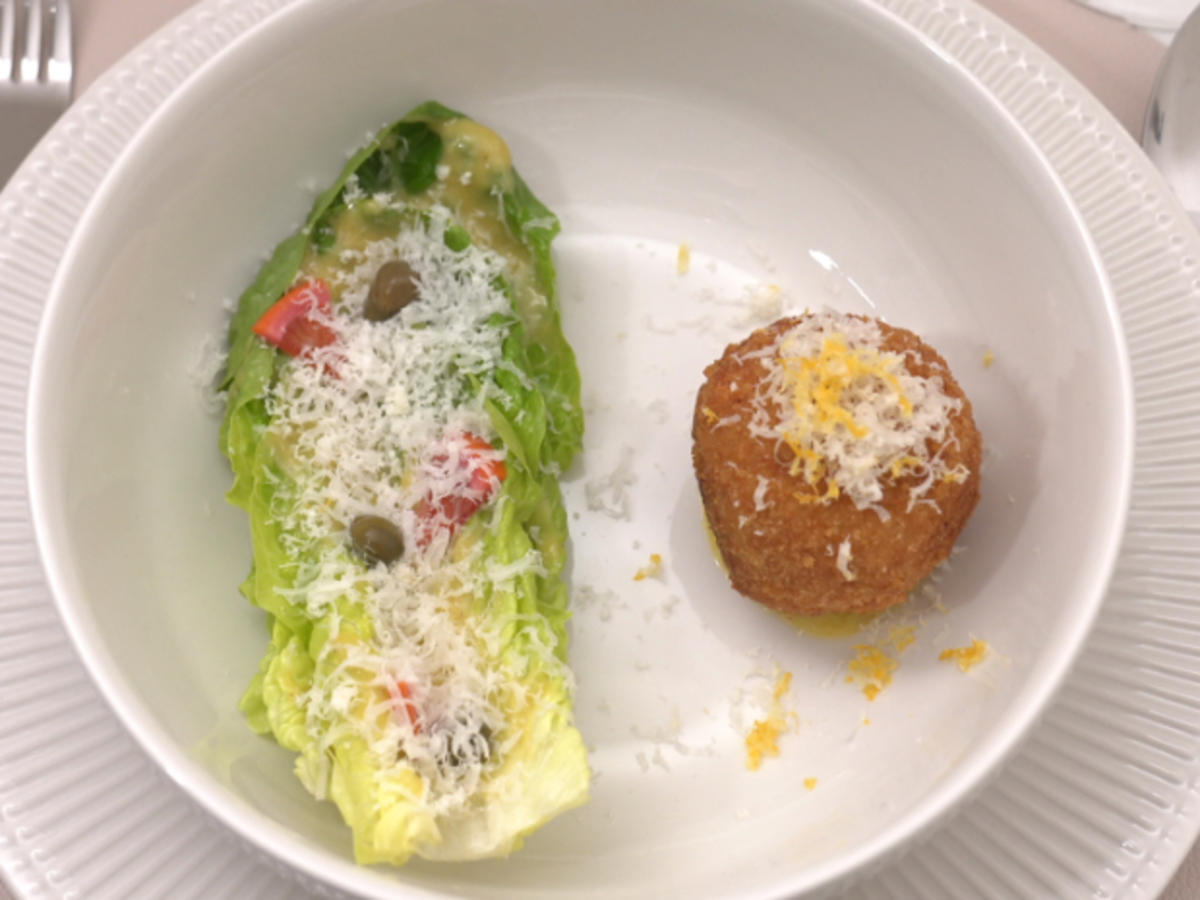 Safran-Risotto-Bällchen mit Caesar Salad - Rezept - Bild Nr. 2