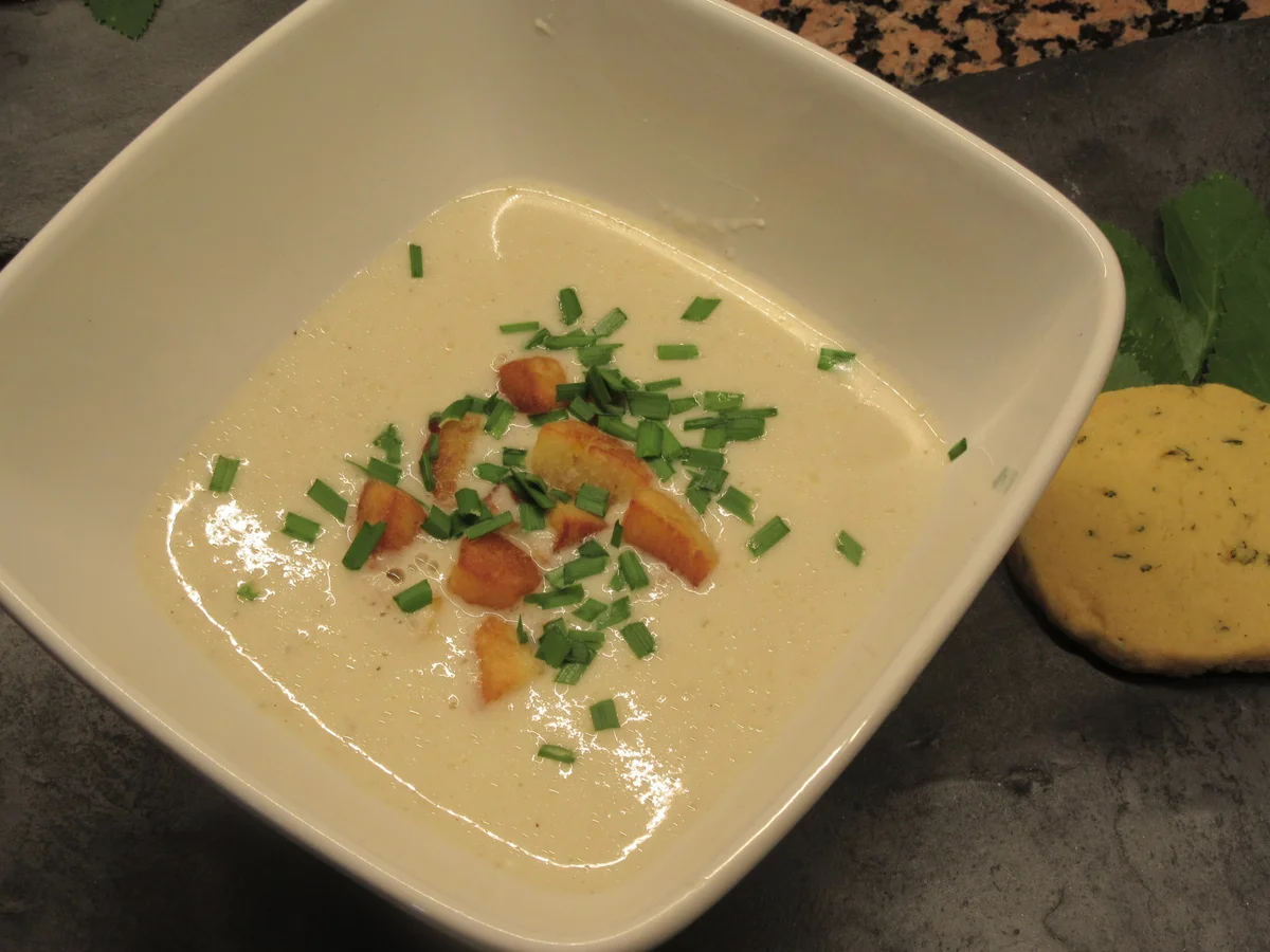 Rezept: Suppen - Cremige Knoblauchsuppe Bild Nr. 17418 Suppen - Cremige Knoblauchsuppe - Rezept - Bild Nr. 17418