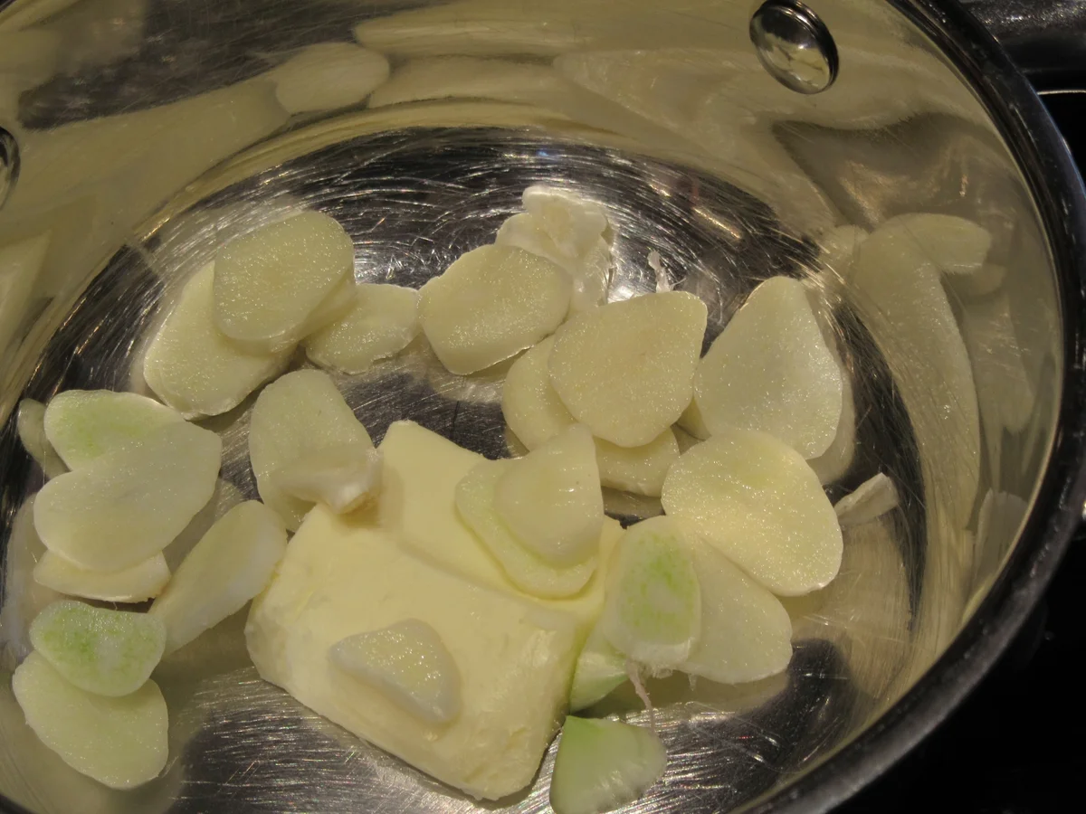 Rezept: Suppen - Cremige Knoblauchsuppe Bild Nr. 17422 Suppen - Cremige Knoblauchsuppe - Rezept - Bild Nr. 17422