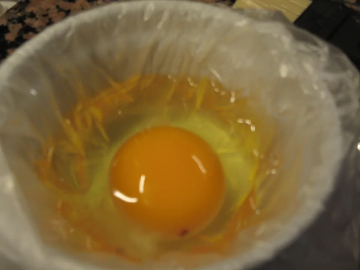 Rezept: Vorspeisen: Pochiertes Ei auf Mangoldsalat Bild Nr. 17420 Vorspeisen: Pochiertes Ei auf Mangoldsalat - Rezept - Bild Nr. 17420