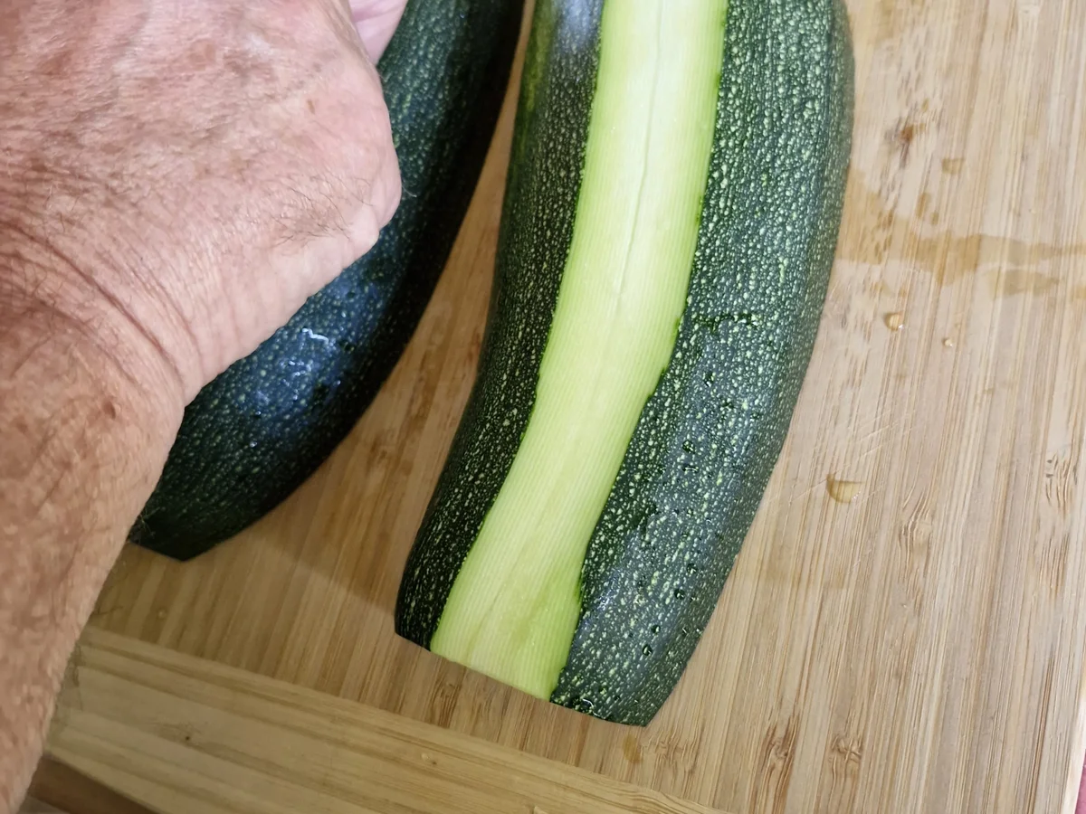 Rezept: Gefüllte Zucchini ........ mal anders Bild Nr. 17419 Gefüllte Zucchini ........ mal anders - Rezept - Bild Nr. 17419