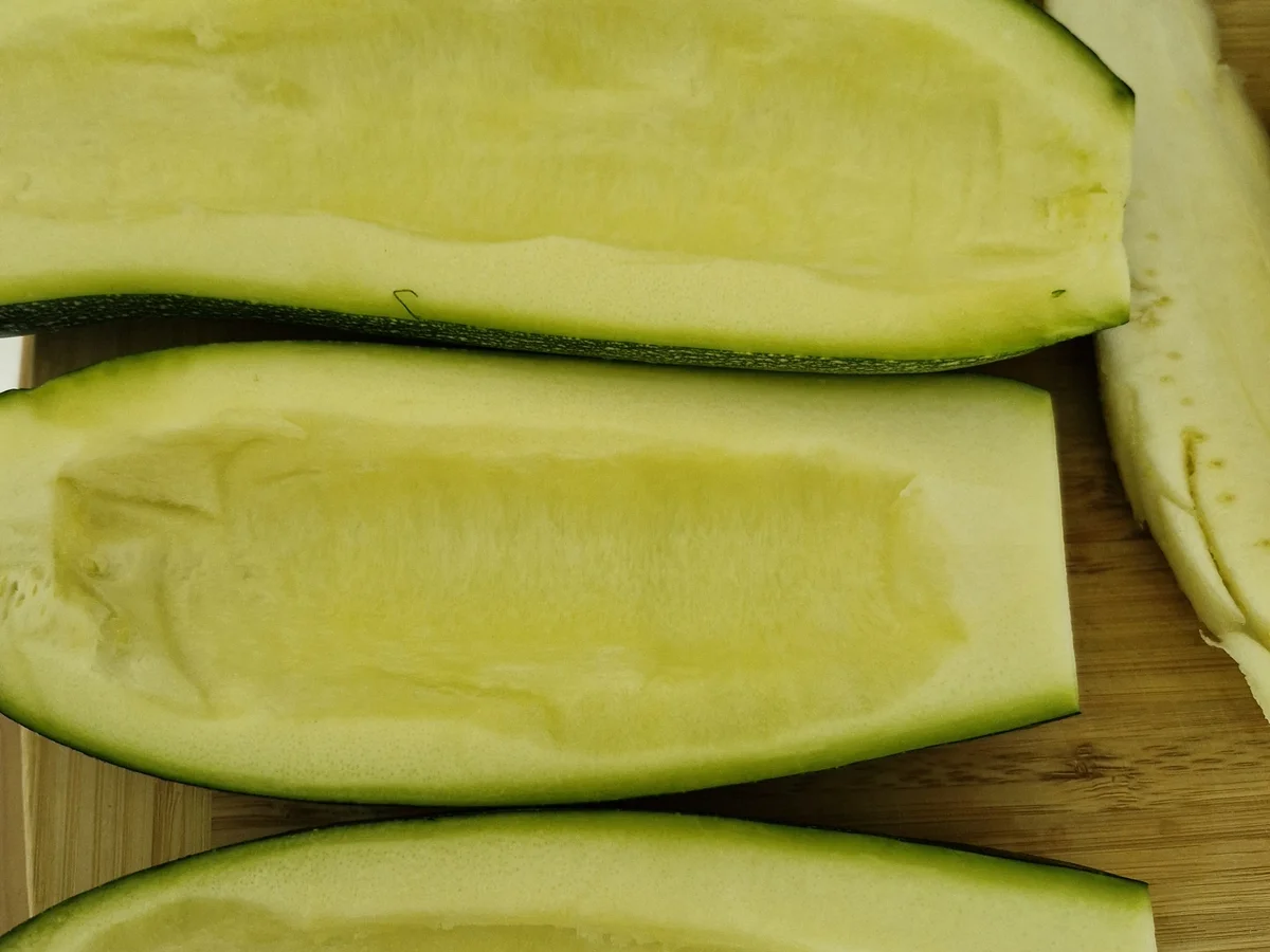 Rezept: Gefüllte Zucchini ........ mal anders Bild Nr. 17421 Gefüllte Zucchini ........ mal anders - Rezept - Bild Nr. 17421