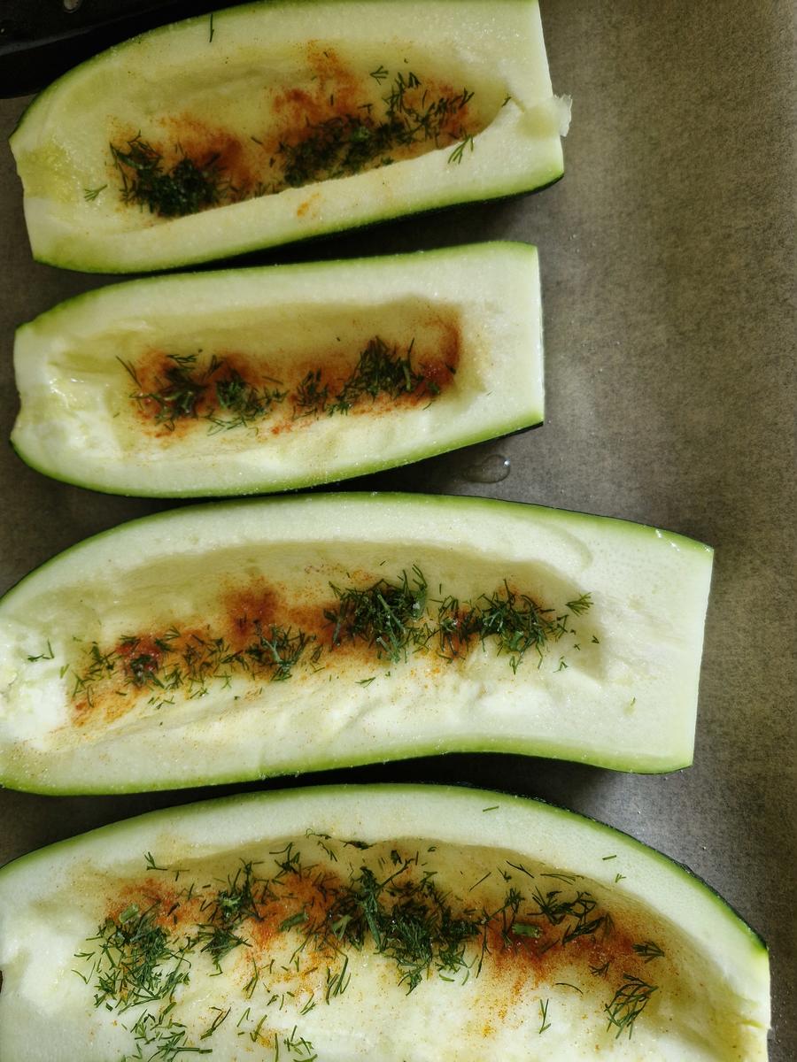 Gefüllte Zucchini ........ mal anders - Rezept - Bild Nr. 17423