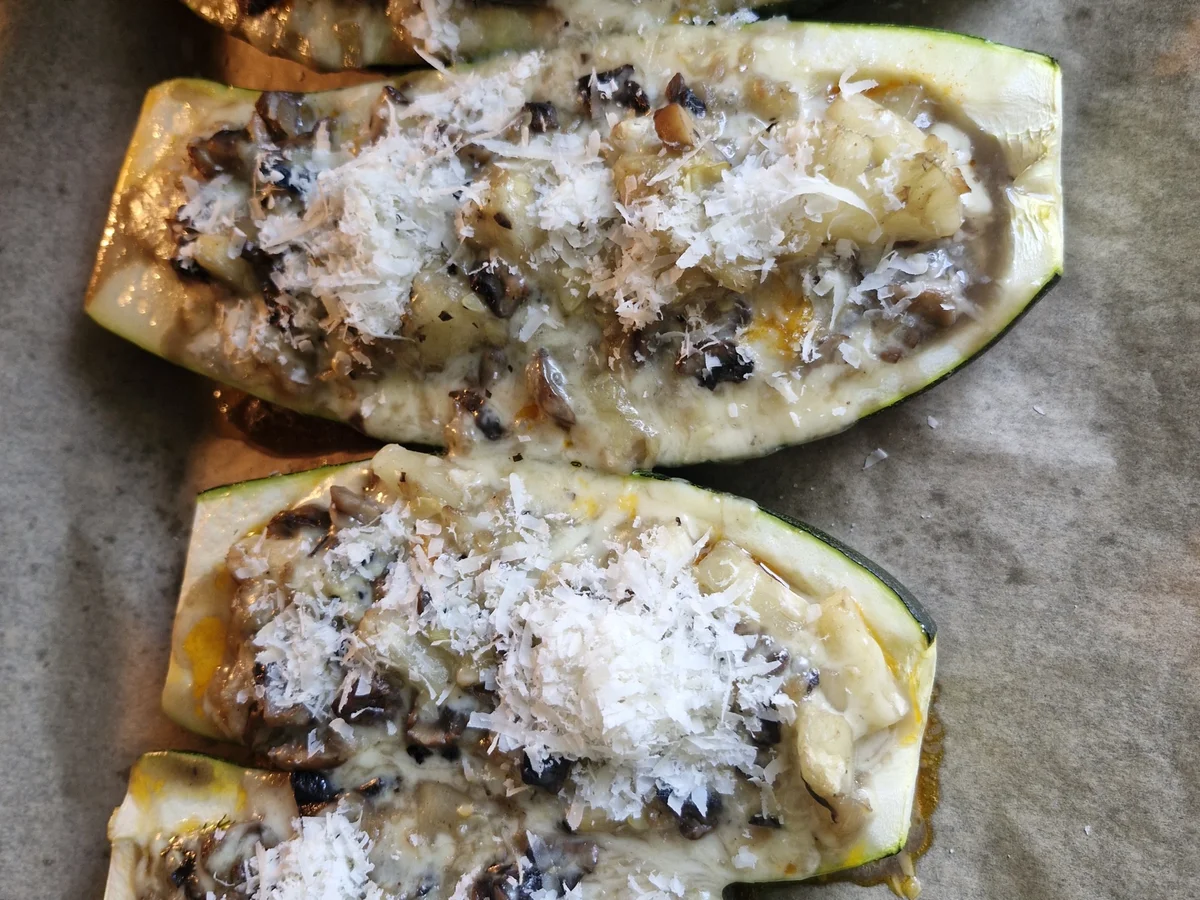 Rezept: Gefüllte Zucchini ........ mal anders Bild Nr. 17432 Gefüllte Zucchini ........ mal anders - Rezept - Bild Nr. 17432