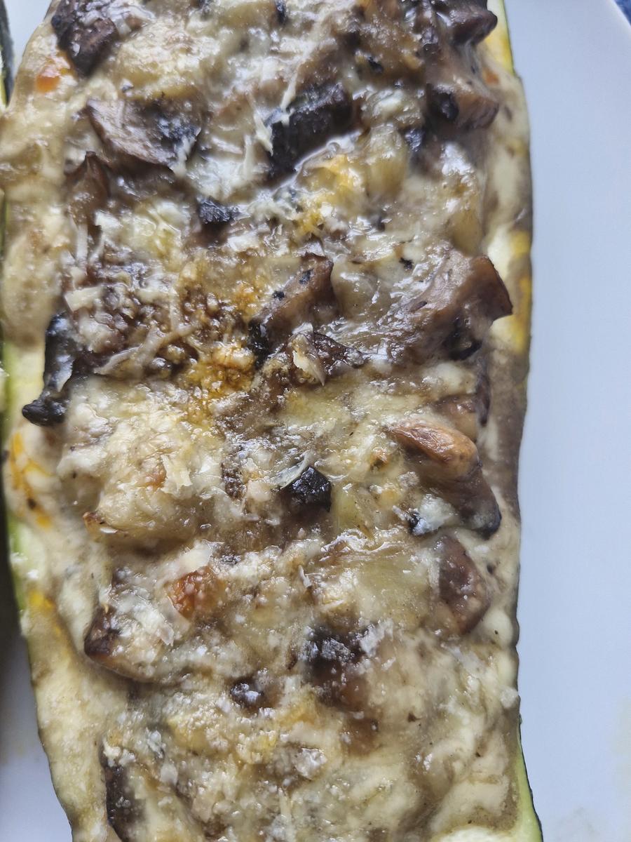 Gefüllte Zucchini ........ mal anders - Rezept - Bild Nr. 17434
