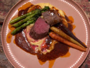 Rehrücken gebettet auf Kartoffel-Trüffel-Püree, dazu Gemüse - Rezept - Bild Nr. 17420