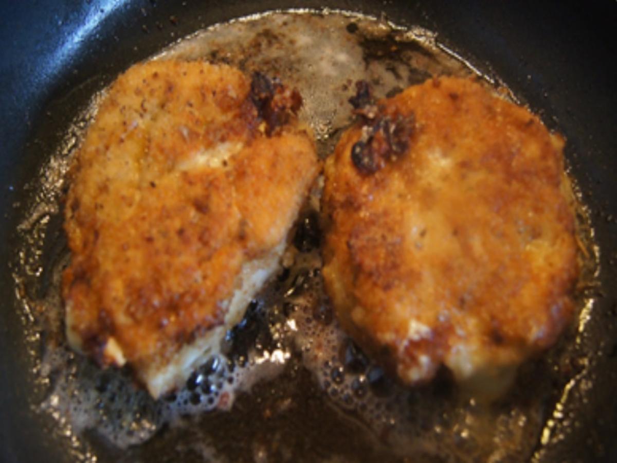 Gefülltes Hähnchenbrustfilet mit Spargel, Petersiliensauce und Drillingen - Rezept - Bild Nr. 8