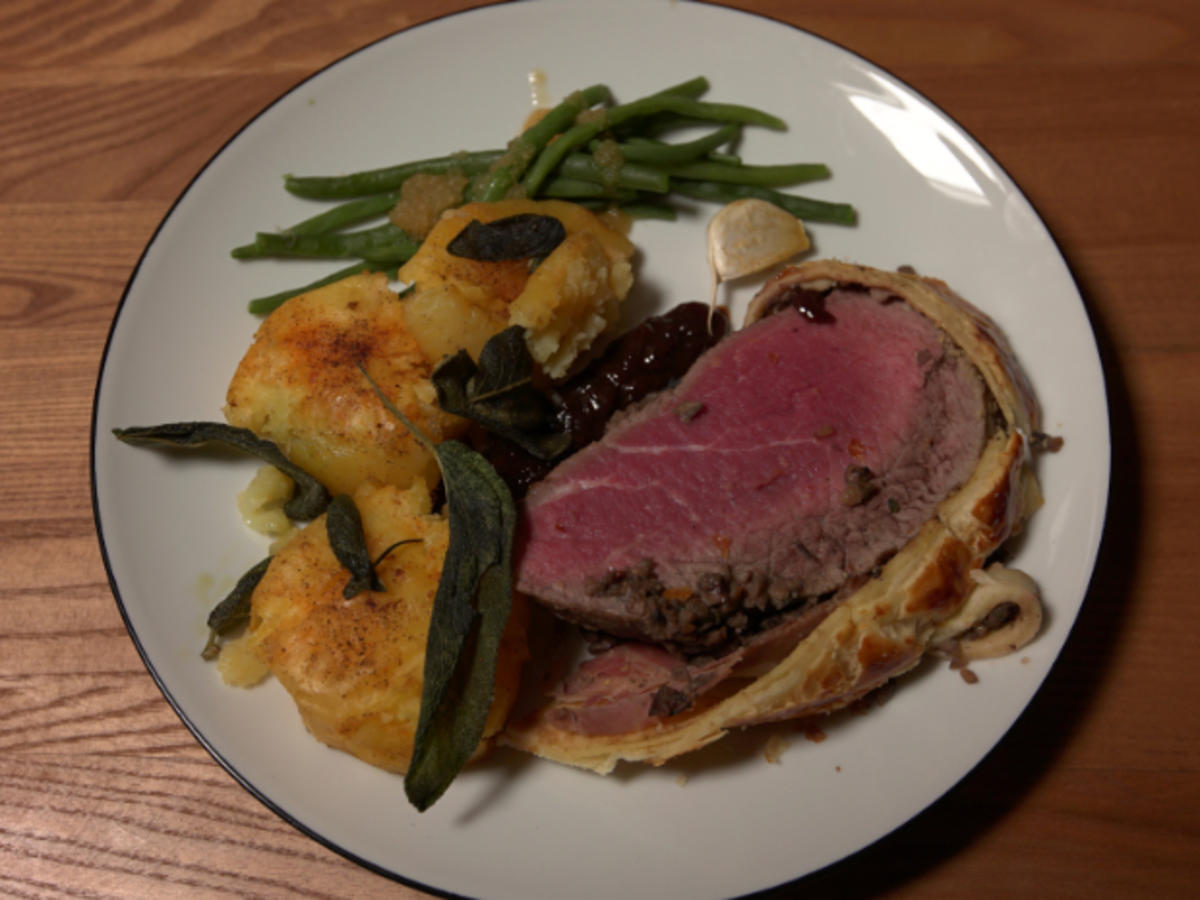 Beef Wellington mit Roast Potatoes und grünen Bohnen - Rezept - Bild Nr. 2