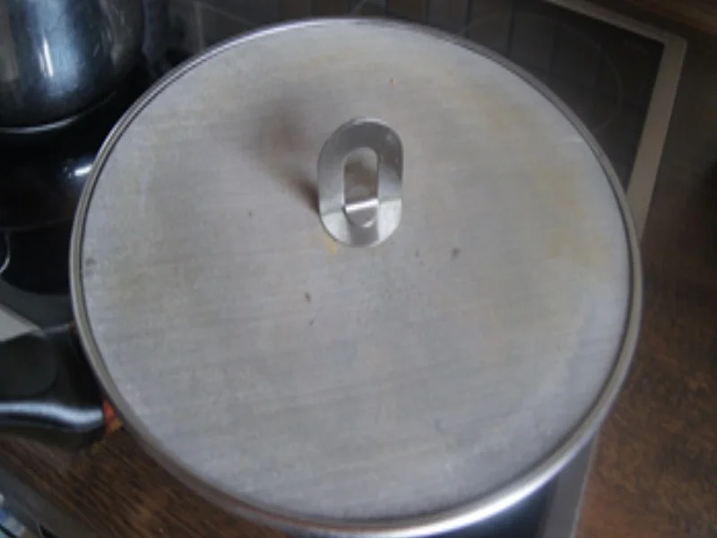 Hähnchenbrust-Paprika-Zwiebel-Spieße mit Currysauce und Pommes Frites - Rezept - Bild Nr. 7