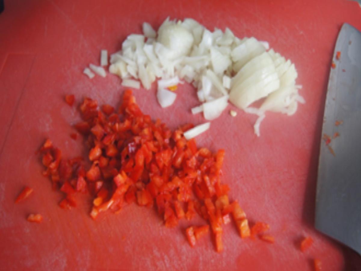 Hähnchenbrust-Paprika-Zwiebel-Spieße mit Currysauce und Pommes Frites - Rezept - Bild Nr. 9
