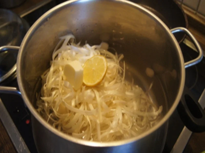 Spargel mit Crème-Fraîche-Schnittlauch-Sauce, Schnitzel und Rosmarin Bratdrillingen - Rezept - Bild Nr. 17423