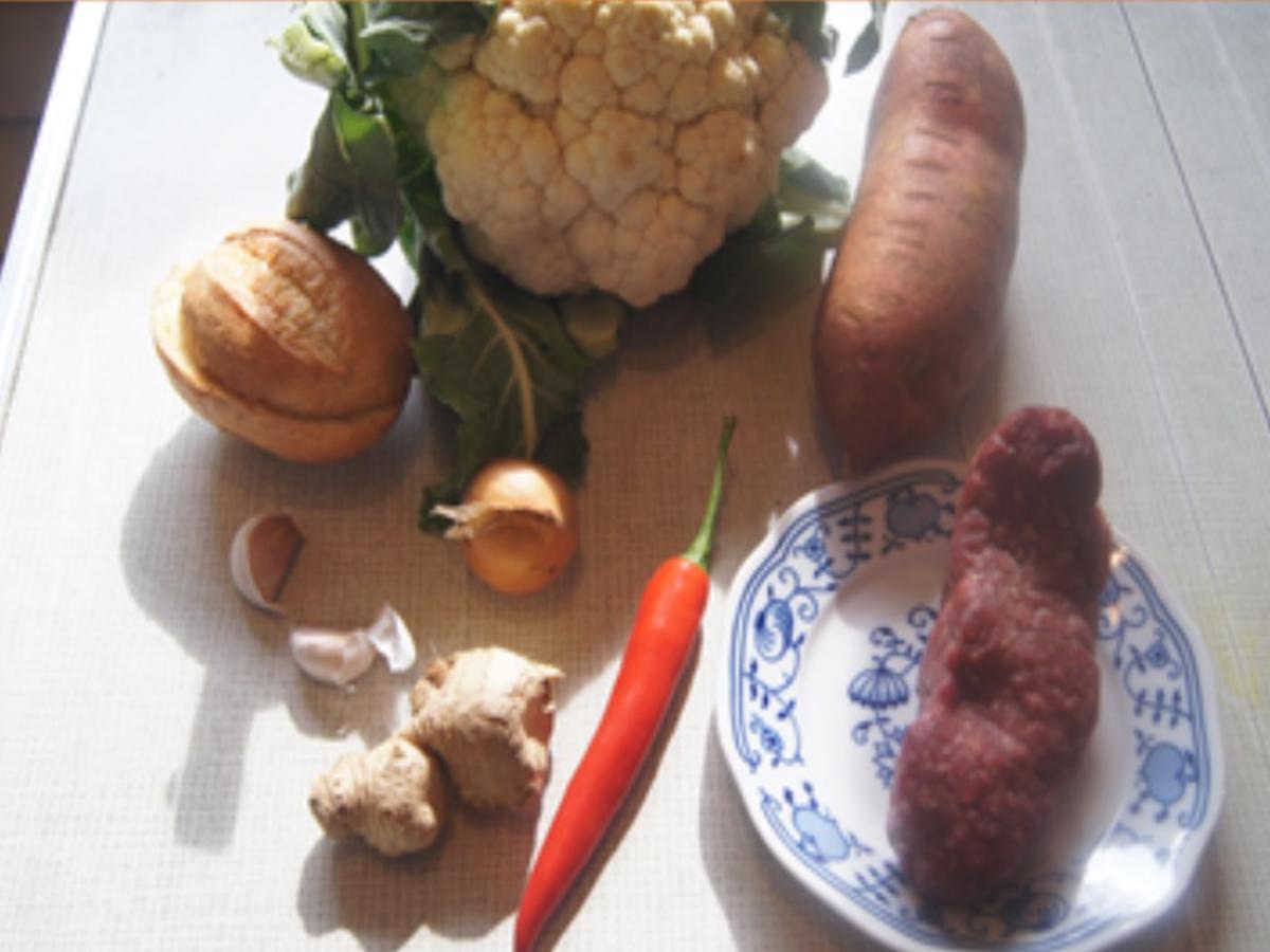 Rinderhackfleisch-Buletten mit pikanter Rahmsauce, Blumenkohl und Süßkartoffel - Rezept - Bild Nr. 17422