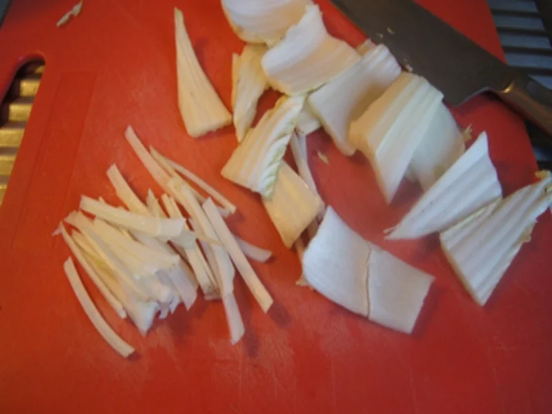 Rezept: Mie-Nudeln mit scharf gewürztes Rindfleisch, Paprikamix, Chinakohlblattherzen und Zwiebel Bild Nr. 17 Mie-Nudeln mit scharf gewürztes Rindfleisch, Paprikamix, Chinakohlblattherzen und Zwiebel - Rezept - Bild Nr. 17