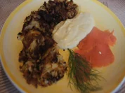 Spargel-Kartoffel-Rösti mit Wildlachs und Crème Fraîche-Honig-Senf-Sauce - Rezept - Bild Nr. 17422