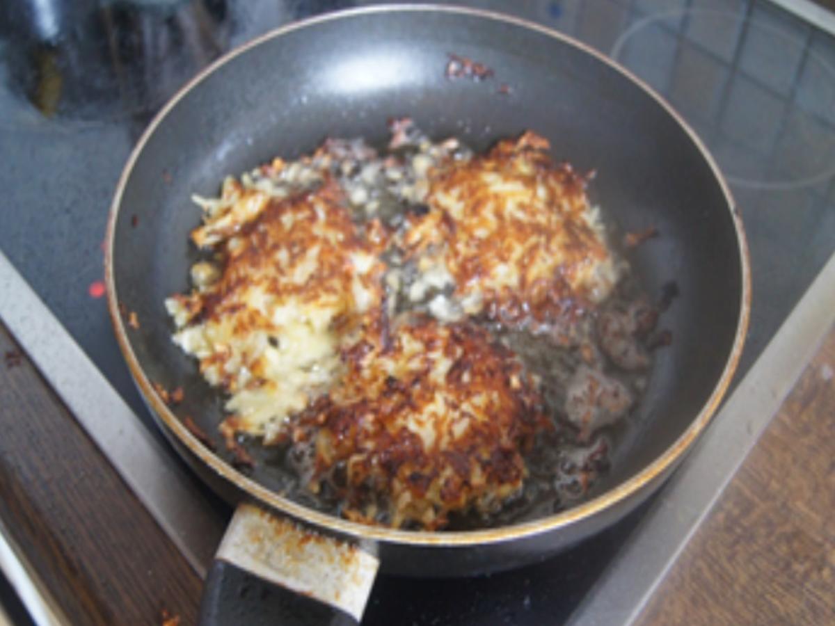 Spargel-Kartoffel-Rösti mit Wildlachs und Crème Fraîche-Honig-Senf-Sauce - Rezept - Bild Nr. 17430