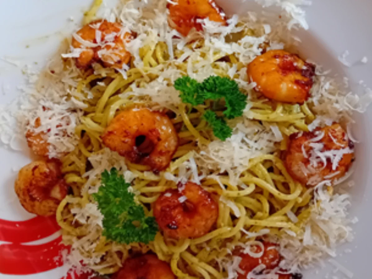 Spaghetti mit Kräuter-Pesto und Garnelen - Rezept - Bild Nr. 2