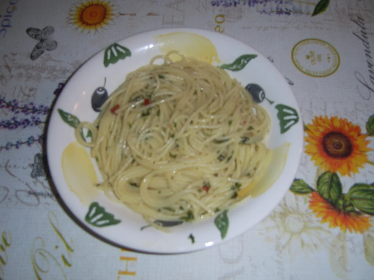 Rezept: Spaghetti aglio e olio Bild Nr. 17445 Spaghetti aglio e olio - Rezept - Bild Nr. 17445