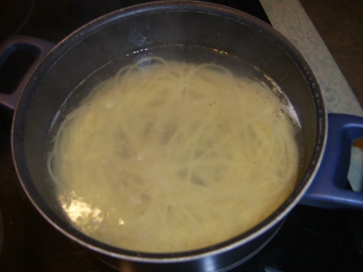 Rezept: Spaghetti aglio e olio Bild Nr. 17448 Spaghetti aglio e olio - Rezept - Bild Nr. 17448