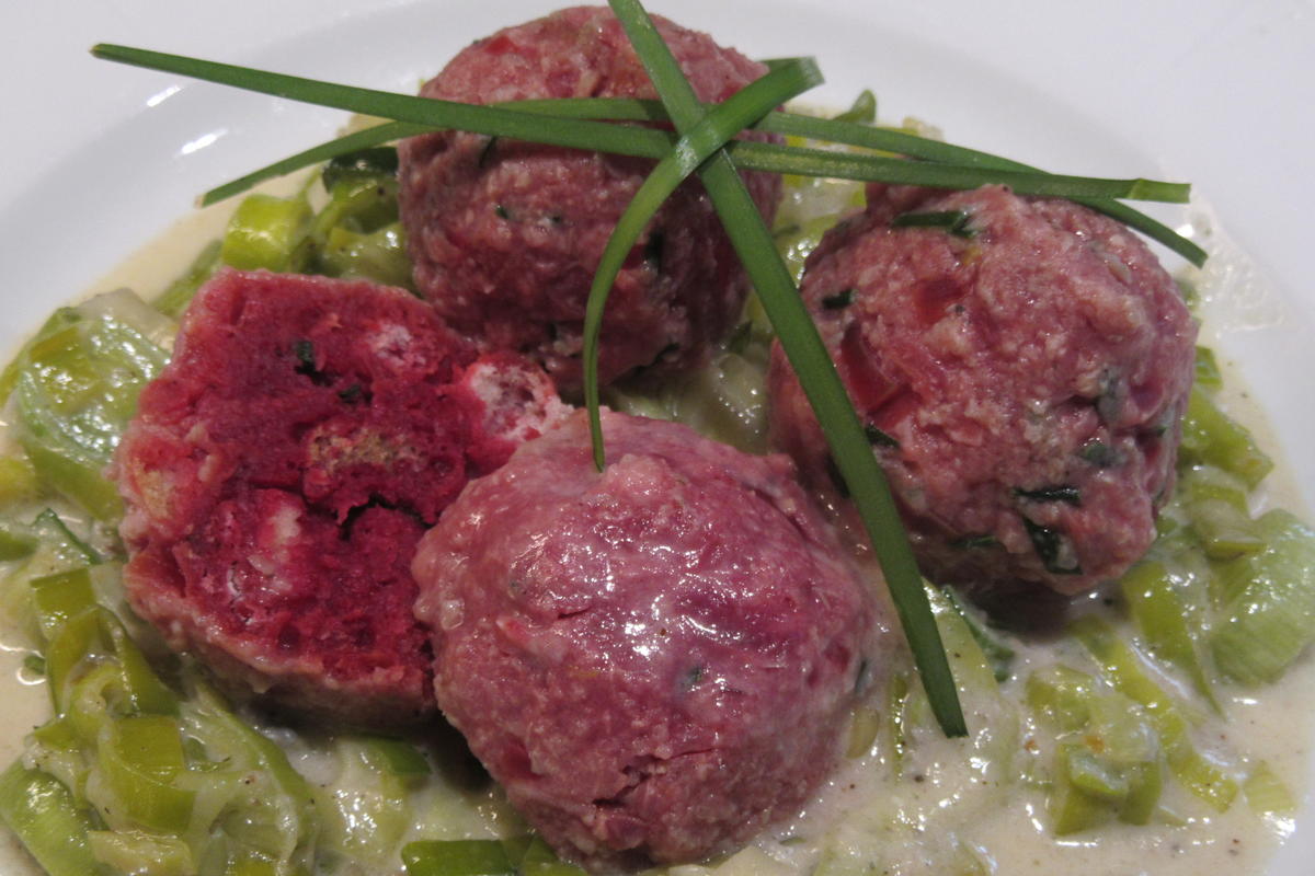 Knödel: Rote-Bete-Knödel auf Lauchgemüse - Rezept - Bild Nr. 17444
