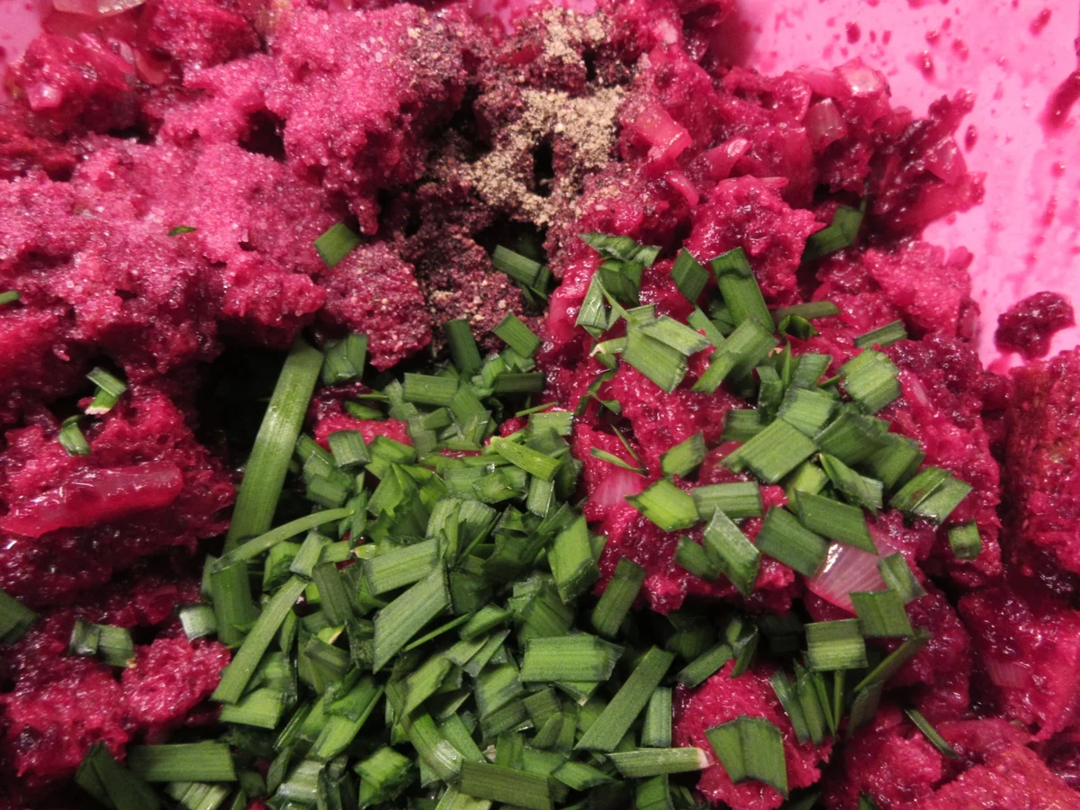 Knödel: Rote-Bete-Knödel auf Lauchgemüse - Rezept - Bild Nr. 17451