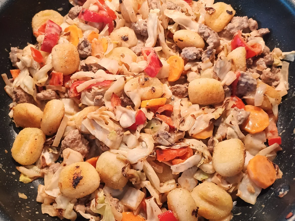 Rezept: Spitzkohlpfanne mit Gnocchi Bild Nr. 17451 Spitzkohlpfanne mit Gnocchi - Rezept - Bild Nr. 17451