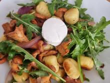 Gebratene Gnocchi mit Pfifferlingen und Ziegenkäse - Rezept - Bild Nr. 17444