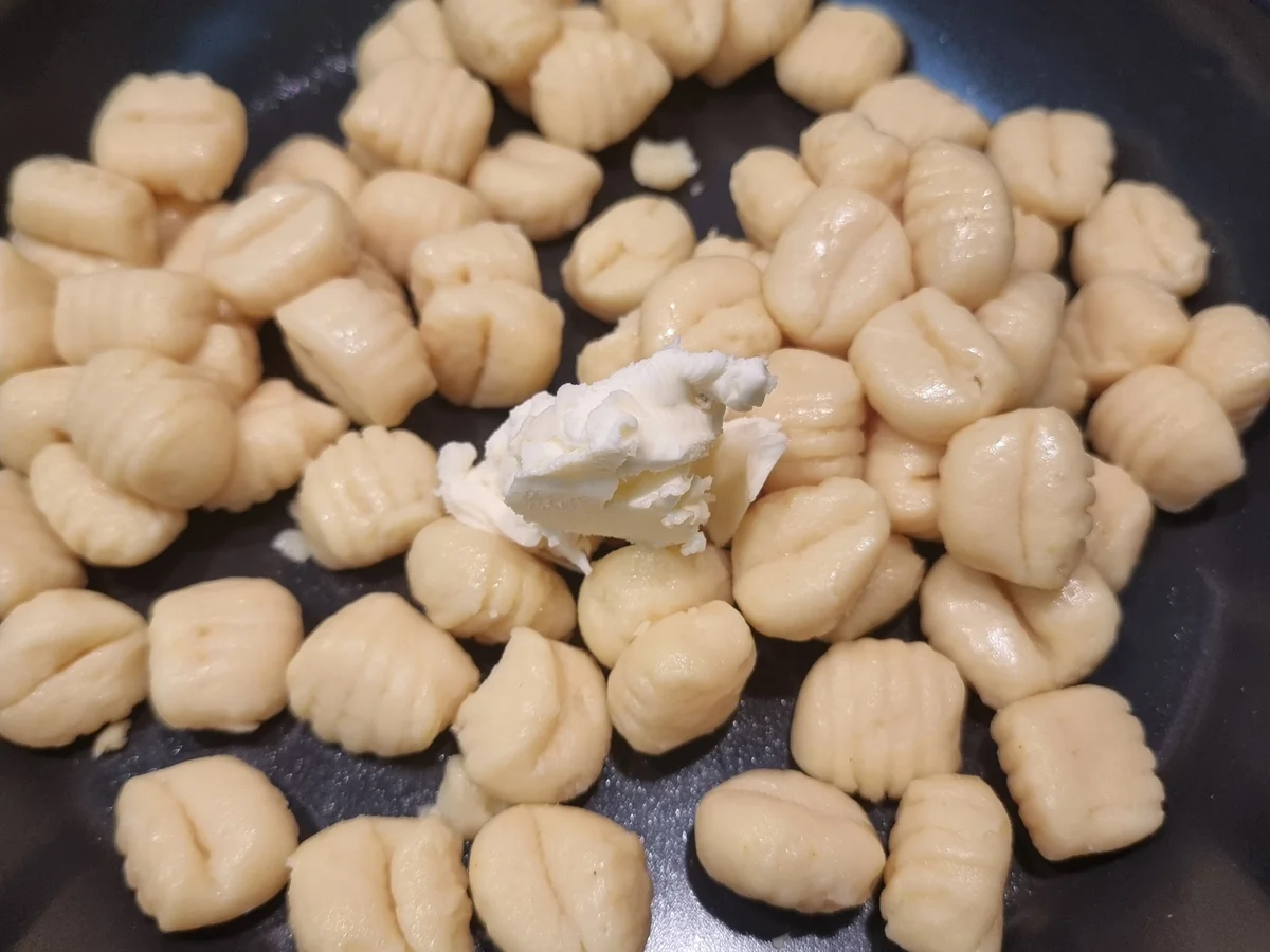 Rezept: Gebratene Gnocchi mit Pfifferlingen und Ziegenkäse Bild Nr. 17445 Gebratene Gnocchi mit Pfifferlingen und Ziegenkäse - Rezept - Bild Nr. 17445