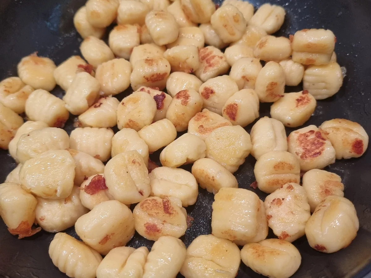 Rezept: Gebratene Gnocchi mit Pfifferlingen und Ziegenkäse Bild Nr. 17446 Gebratene Gnocchi mit Pfifferlingen und Ziegenkäse - Rezept - Bild Nr. 17446