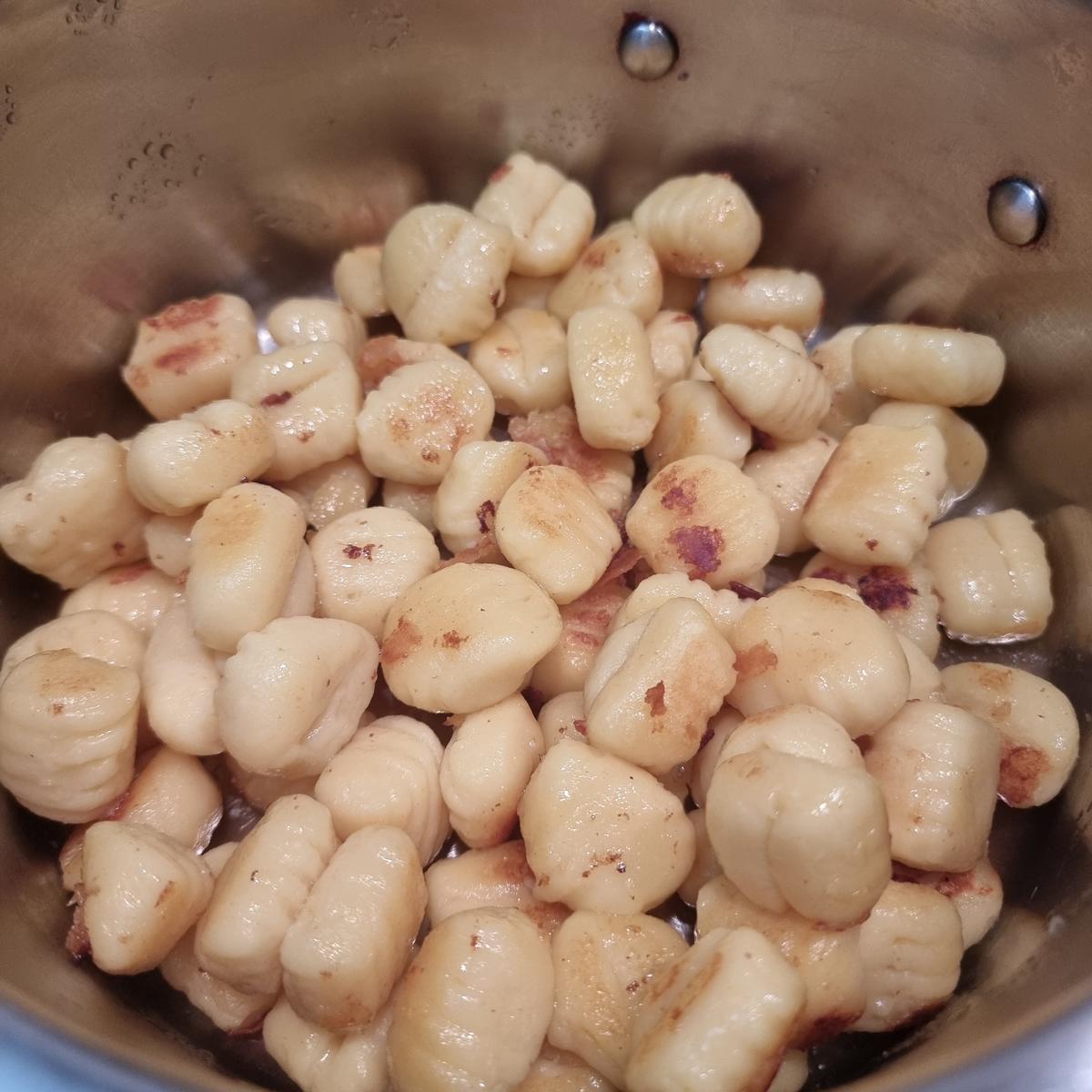 Gebratene Gnocchi mit Pfifferlingen und Ziegenkäse - Rezept - Bild Nr. 17447