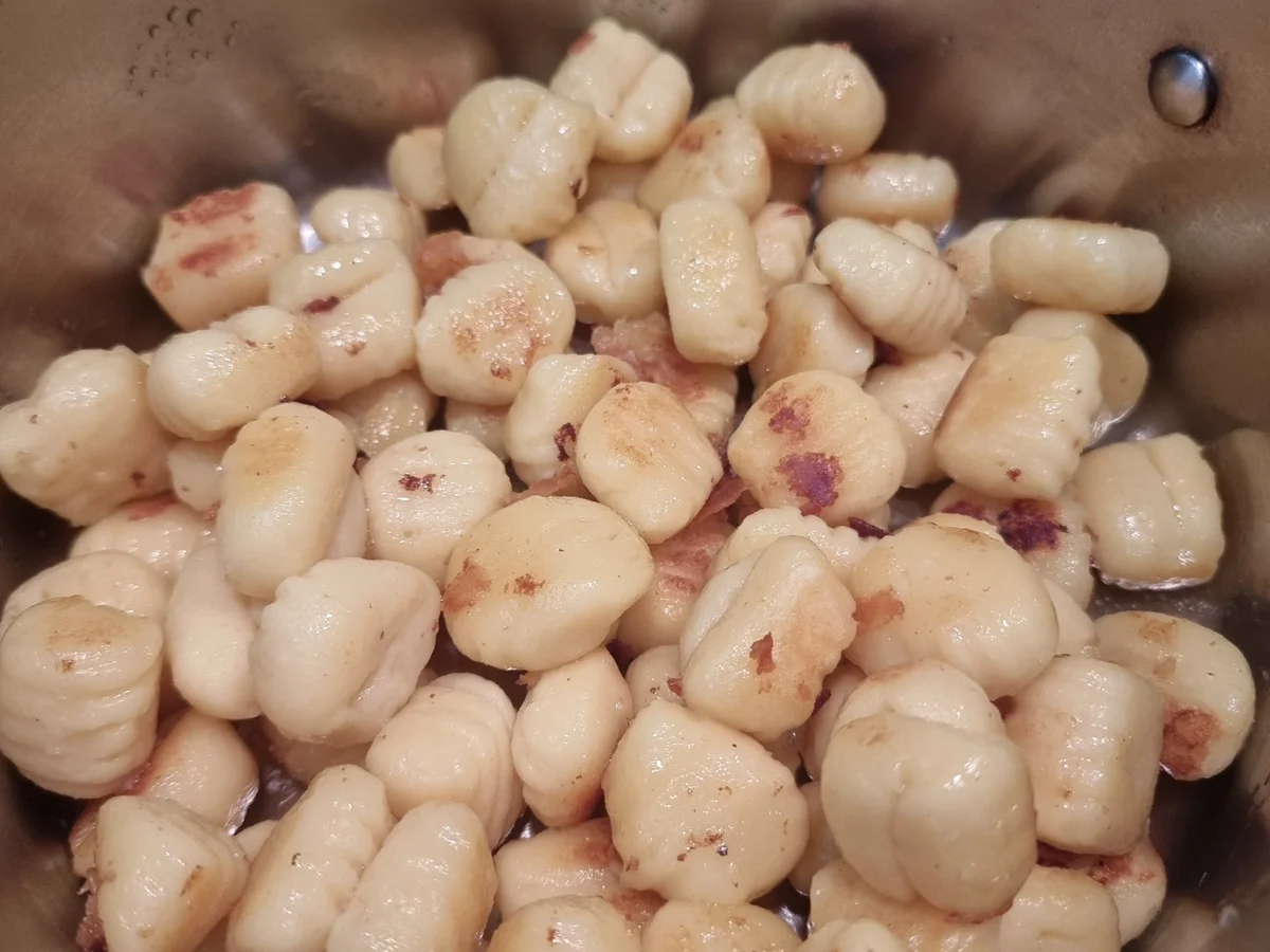 Rezept: Gebratene Gnocchi mit Pfifferlingen und Ziegenkäse Bild Nr. 17447 Gebratene Gnocchi mit Pfifferlingen und Ziegenkäse - Rezept - Bild Nr. 17447