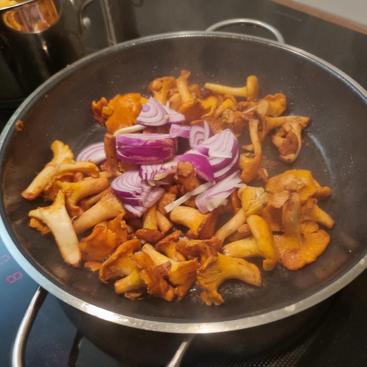 Gebratene Gnocchi mit Pfifferlingen und Ziegenkäse - Rezept - Bild Nr. 17450