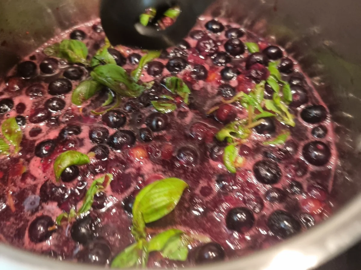 Heidelbeer-Basilikum-Marmelade - Rezept - Bild Nr. 17448