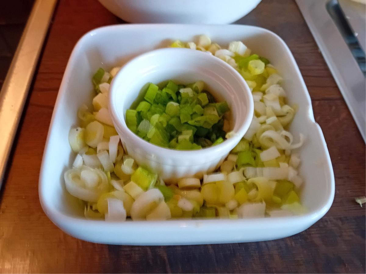 Asiatische Hühnersuppe mit Hähnchenfleisch, Tomaten, Eiern und Glasnudeln - Rezept - Bild Nr. 8