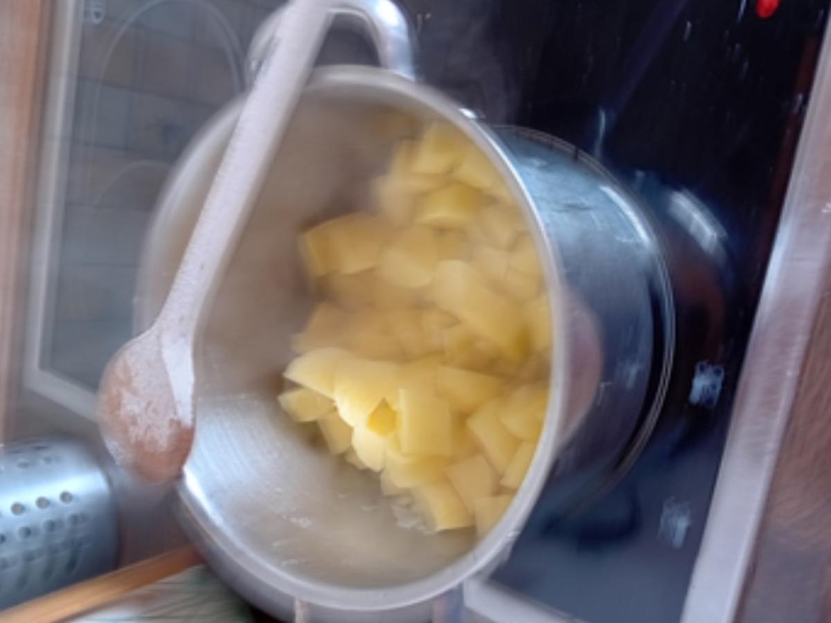 Samtige Kartoffelsuppe mit Garnelenspieß - Rezept - Bild Nr. 17459