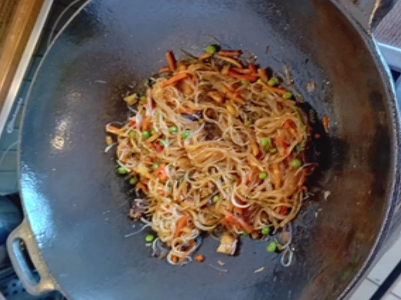 Wok mit Gemüsemix, Glasnudeln, Tofu und Jasmin-Reis - Rezept - Bild Nr. 11