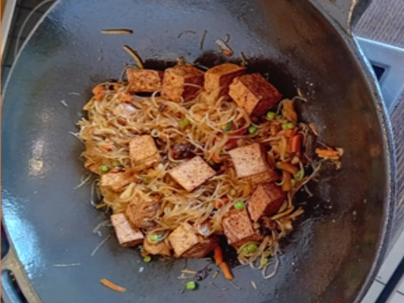 Wok mit Gemüsemix, Glasnudeln, Tofu und Jasmin-Reis - Rezept - Bild Nr. 12