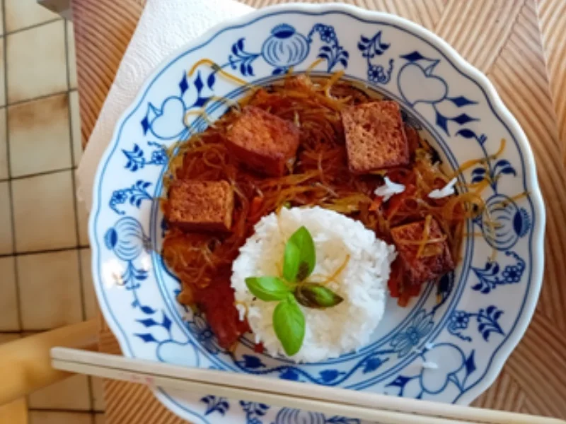 Wok mit Gemüsemix, Glasnudeln, Tofu und Jasmin-Reis - Rezept - Bild Nr. 13