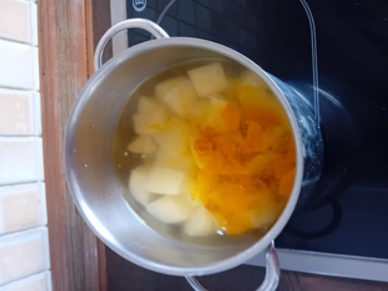 Rezept: Krosse Fischstäbchen mit Curry-Sauerkraut und Kartoffelstampf Bild Nr. 17471 Krosse Fischstäbchen mit Curry-Sauerkraut und Kartoffelstampf - Rezept - Bild Nr. 17471