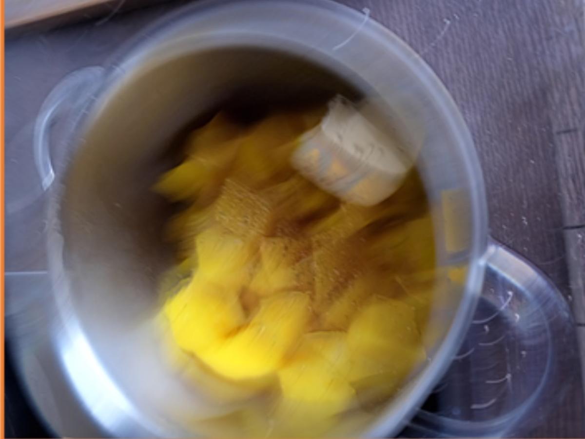 Krosse Fischstäbchen mit Curry-Sauerkraut und Kartoffelstampf - Rezept - Bild Nr. 17472