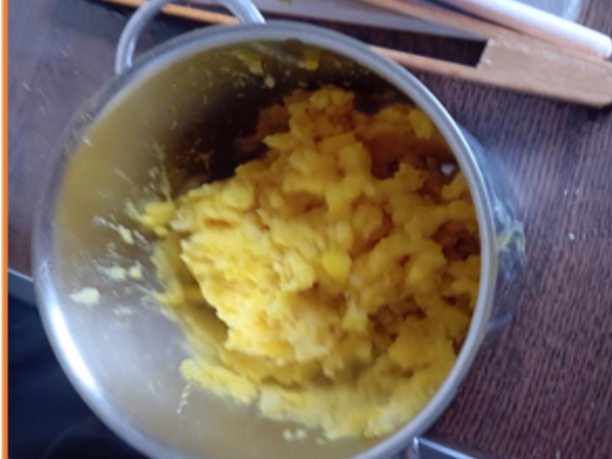 Krosse Fischstäbchen mit Curry-Sauerkraut und Kartoffelstampf - Rezept - Bild Nr. 17474