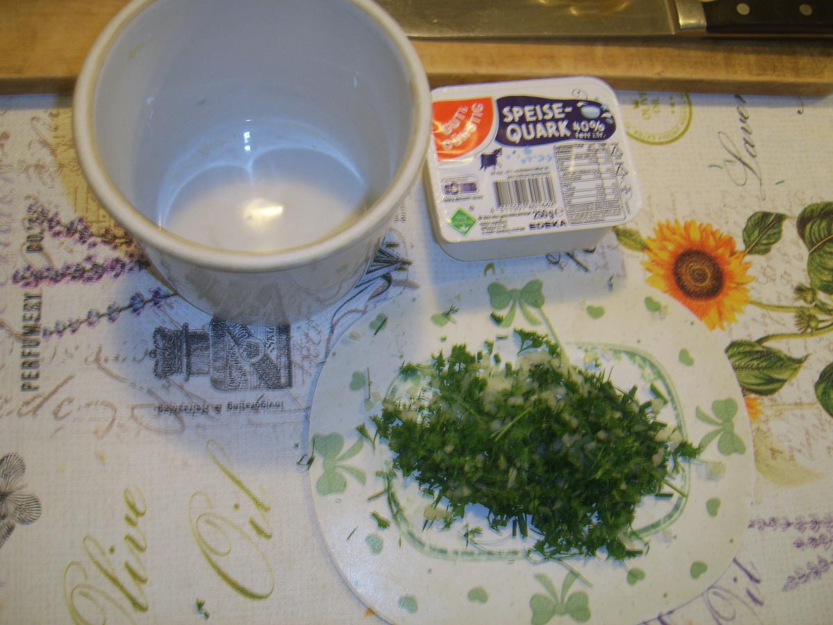 Marinierter Sahnehering mit Paprika und Schüttelgurken - Rezept - Bild Nr. 3