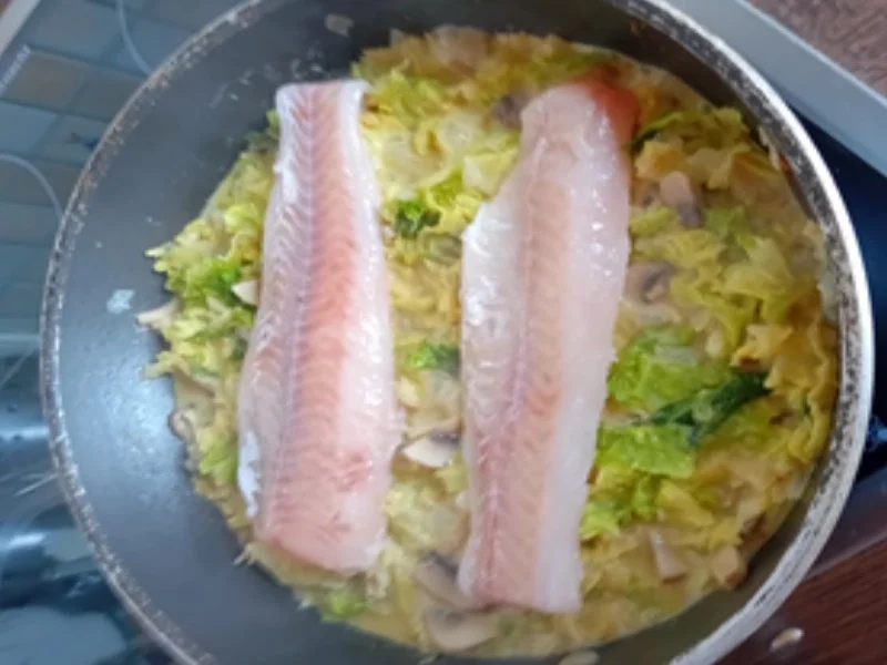 Rezept: Seelachsfilet auf Wirsingbett Bild Nr. 17463 Seelachsfilet auf Wirsingbett - Rezept - Bild Nr. 17463