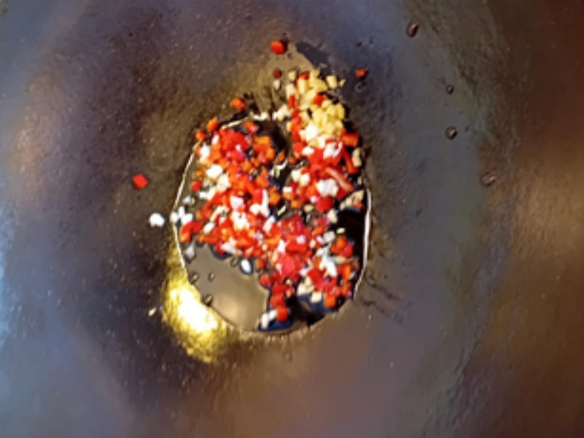 Nudeln nach Kanton-Art mit Brokkoli - Rezept - Bild Nr. 8