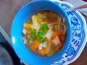 XXL-Suppe mit Gemüsemix, Hähnchenfleisch und Schnittnudeln - Rezept - Bild Nr. 2