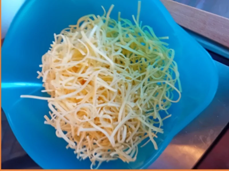 XXL-Suppe mit Gemüsemix, Hähnchenfleisch und Schnittnudeln - Rezept - Bild Nr. 10