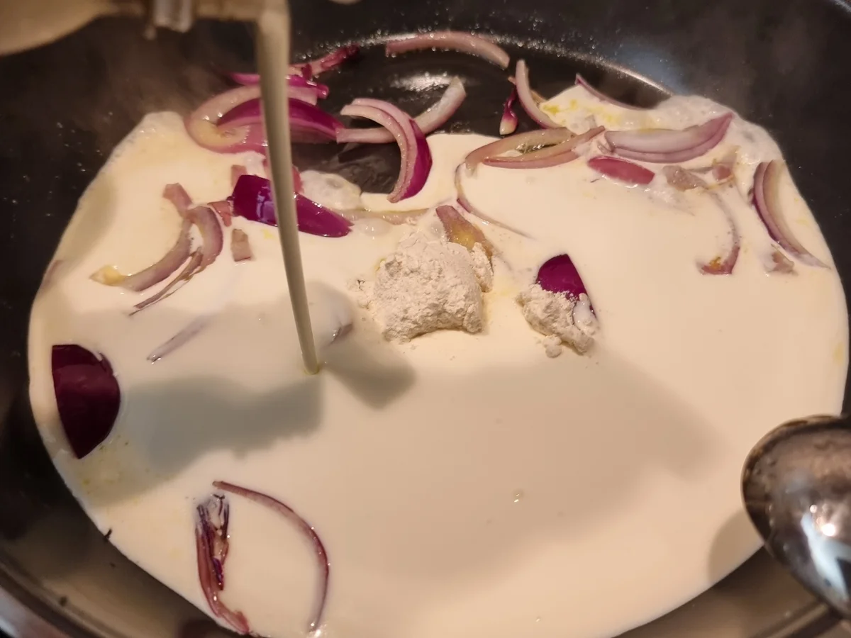 Kartoffel-Blumenkohl-Gemüse mit Geflügel-Wiener-Würstchen - Rezept - Bild Nr. 17461