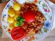 Tomaten mit pfannengerührten Eiern und Mini-Pellkartoffeln - Rezept - Bild Nr. 2