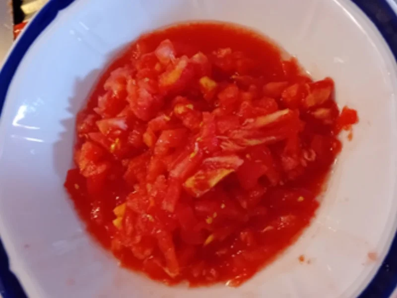 Tomaten mit pfannengerührten Eiern und Mini-Pellkartoffeln - Rezept - Bild Nr. 5